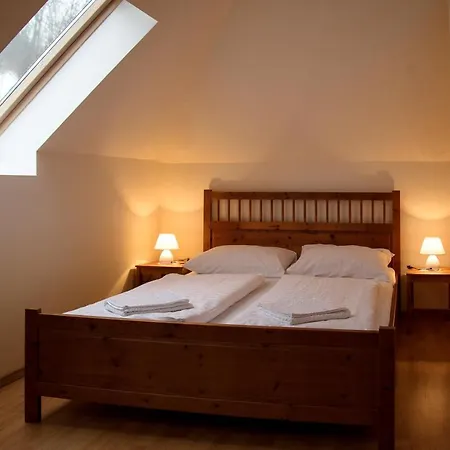 Vendégház Trófea - étterem és 3*