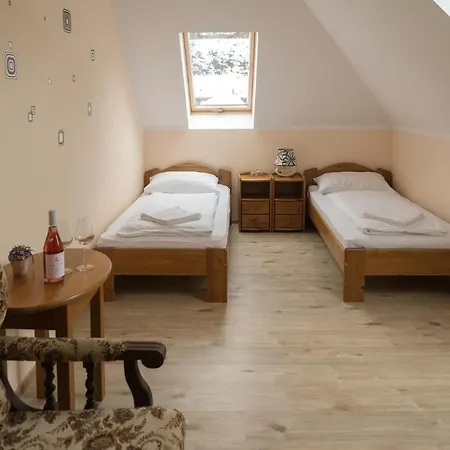 Vendégház Trófea - étterem és 3*